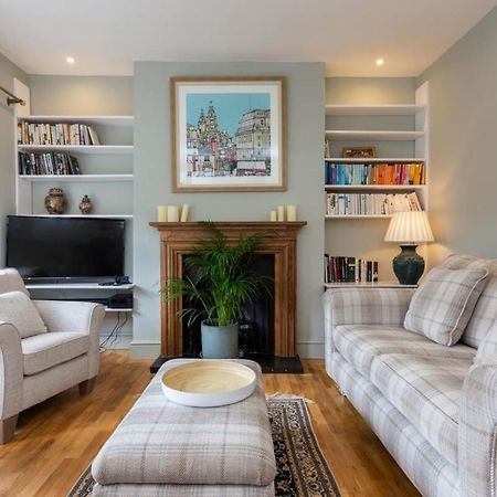 Quaint 2 Bedroom Flat - 9 Minutes Walk To Vauxhall Tube ลอนดอน ภายนอก รูปภาพ