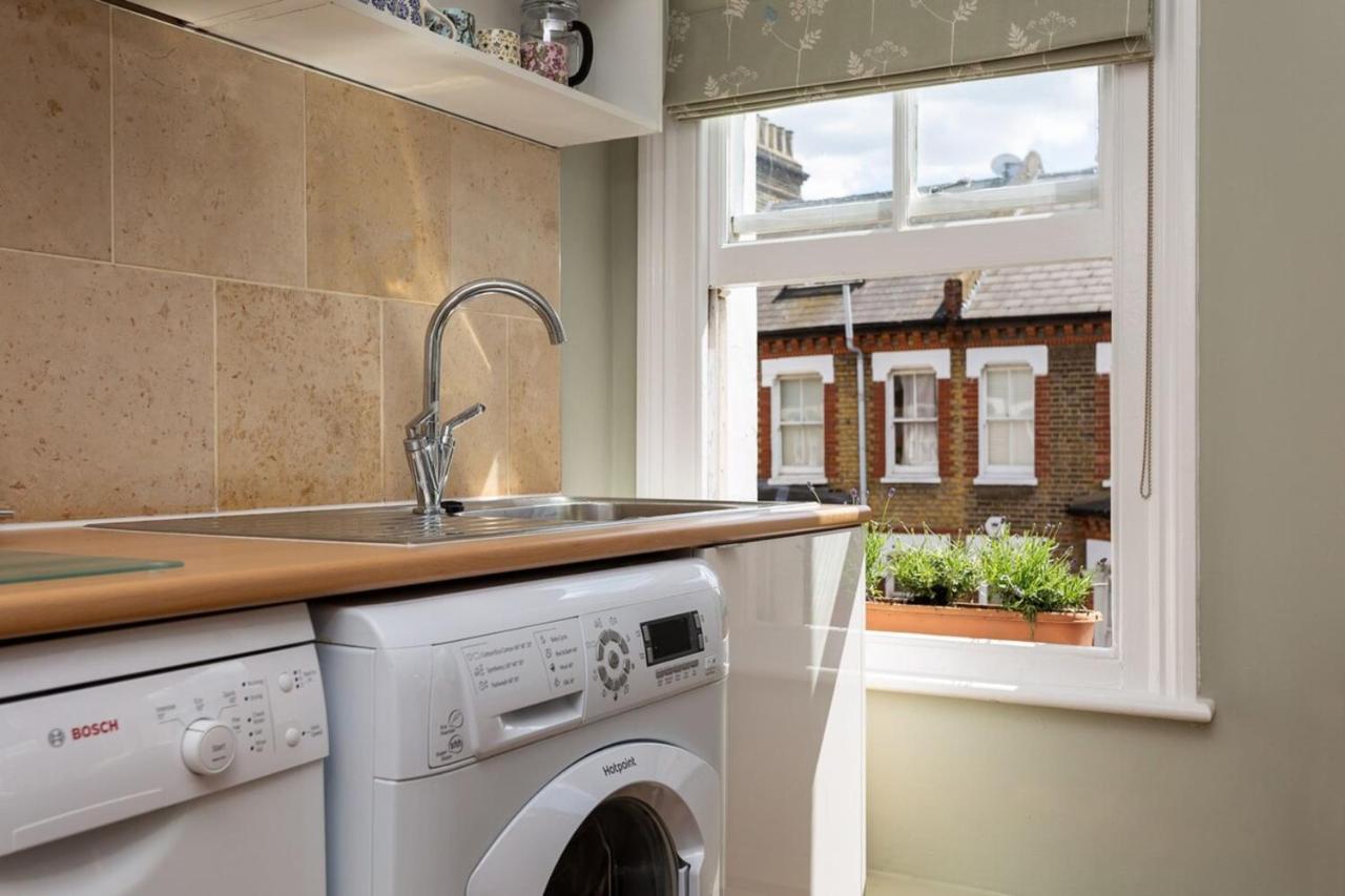 Quaint 2 Bedroom Flat - 9 Minutes Walk To Vauxhall Tube ลอนดอน ภายนอก รูปภาพ