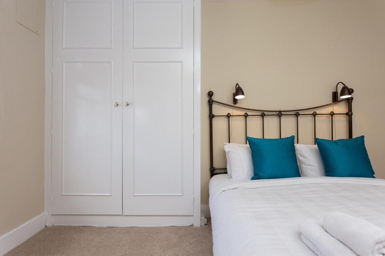 Quaint 2 Bedroom Flat - 9 Minutes Walk To Vauxhall Tube ลอนดอน ภายนอก รูปภาพ