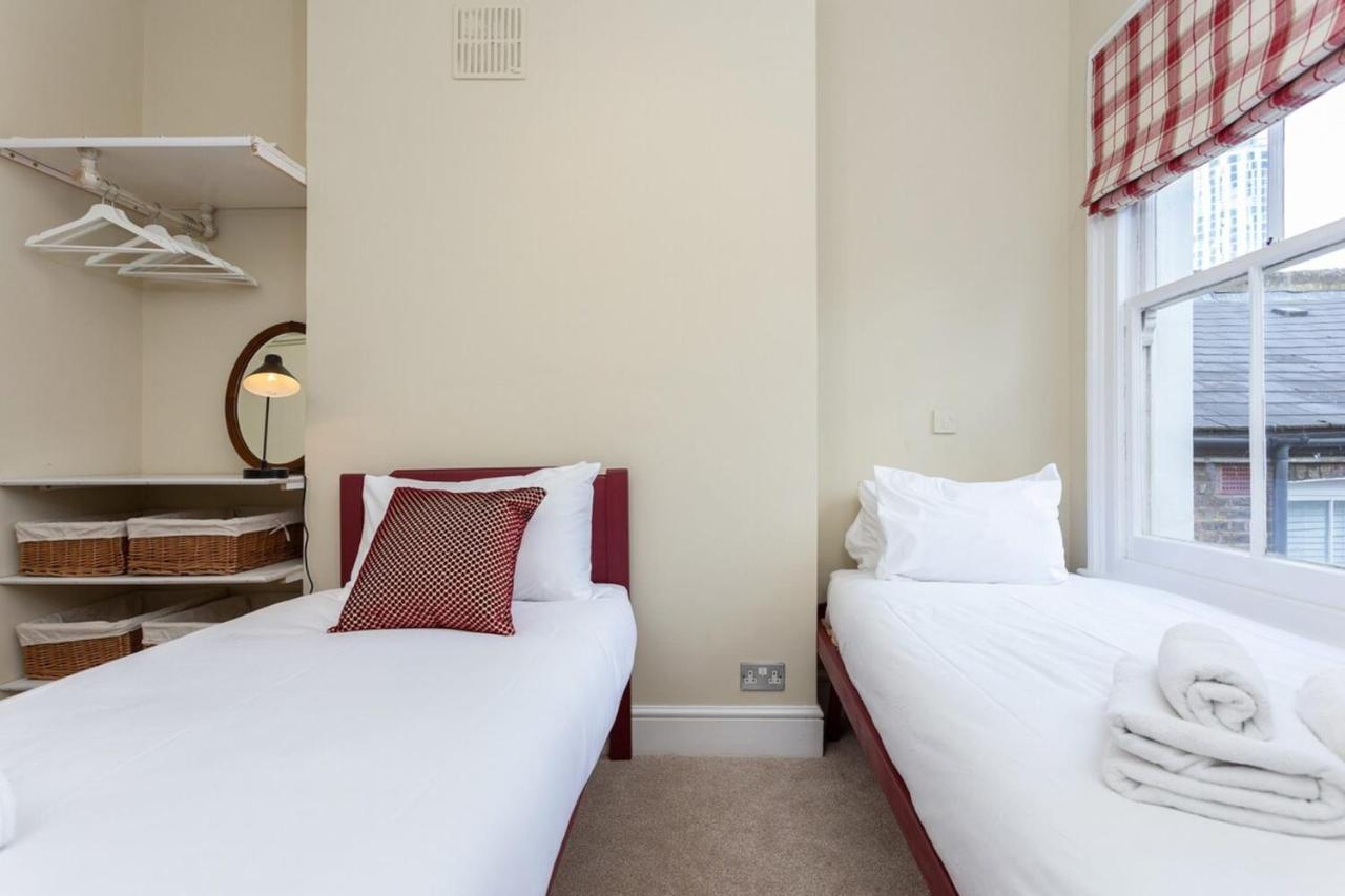Quaint 2 Bedroom Flat - 9 Minutes Walk To Vauxhall Tube ลอนดอน ภายนอก รูปภาพ