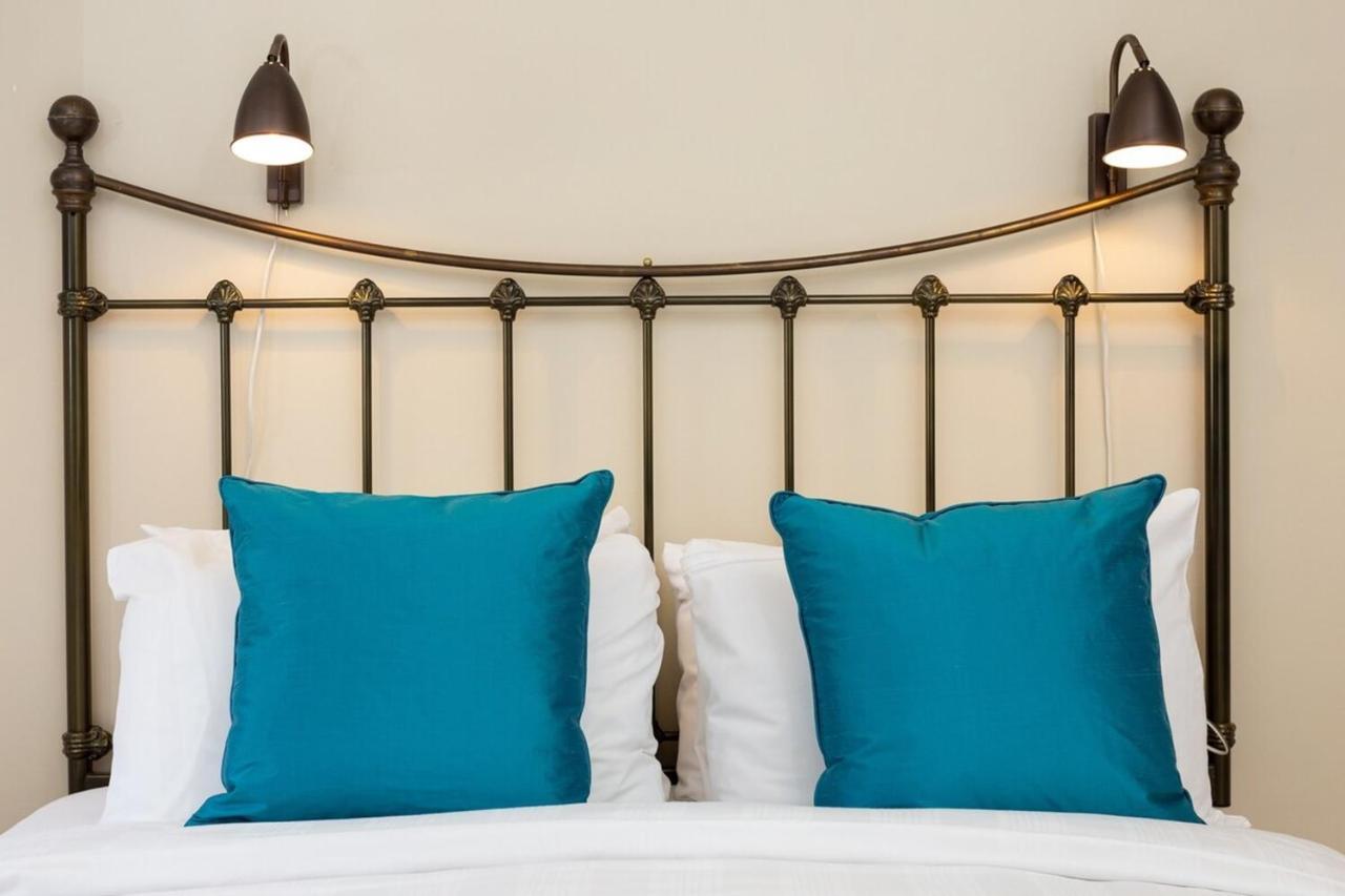 Quaint 2 Bedroom Flat - 9 Minutes Walk To Vauxhall Tube ลอนดอน ภายนอก รูปภาพ