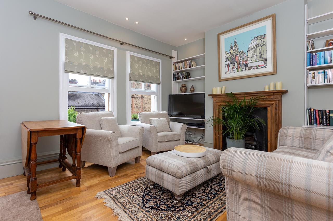 Quaint 2 Bedroom Flat - 9 Minutes Walk To Vauxhall Tube ลอนดอน ภายนอก รูปภาพ